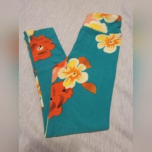 LULAROE KIDS LEGGINGS S/M